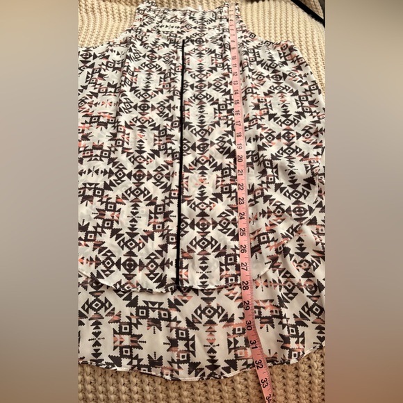 Lush High-Low Tunic - Picture 9 of 10